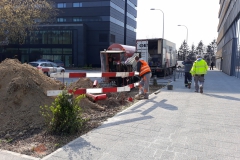 2019.04; Warszawa - skrzyżowanie ul. Suwak i Konstruktorskiej - rury osłonowe energetyki 4 x Fi160 dla INNOGY STOEN-1