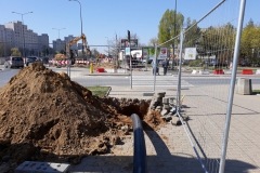 2019.04 - Warszawa - ul.Plaskowickiej i Dereniowa - rury osłonowe energetyki fi140mm dla ASTALDI