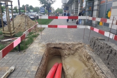 2019.04-05; Warszawa - ulice: Przy Agorze/Wrzeciono/Radzymińska/Kondratowicza/Nocznickiego/ Balcerzaka/Patriotów/Konstruktorska-PKP/Kasprowicza - rury osłonowe energetyki dla INNOGY STOEN - 110mm / 160mm x 1 i x 2/ 225mm - 3000m
