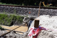 2019.08; CHYNÓW woj.mazowieckie - przewierty pod linią kolejową Warszawa-Radom - wielootworowe 2/3/4/5 x FI110mm osłonowe energetyki dla BUDIMEX